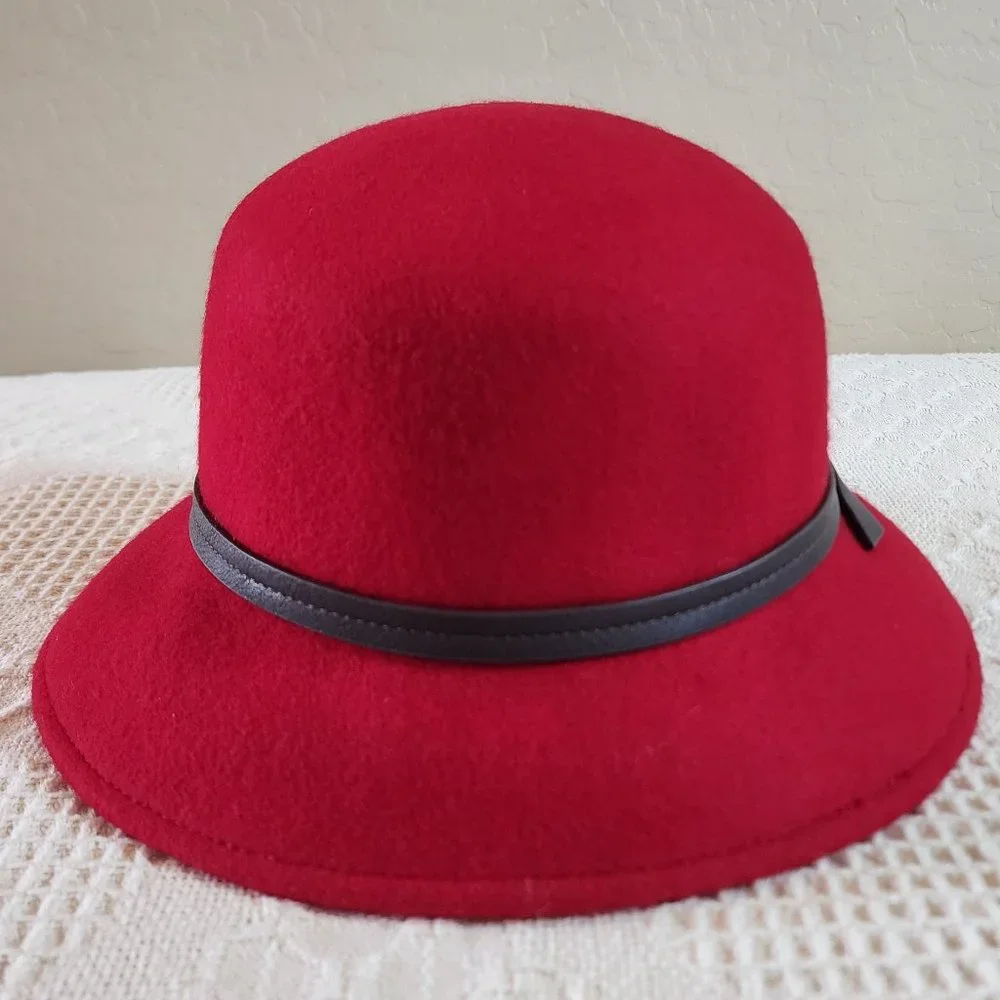 Brilliant Red 100% Wool Cloche Bell Hat Brown Faux Lether Trim Classic Classy